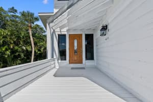 4175 SE Centerboard Ln, Stuart, FL 34997, Sold 04/26/22