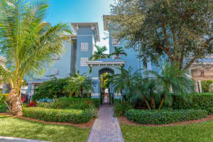 215 NW Flagler Ave APT 301, Stuart, FL 34994, Sold 05/11/22
