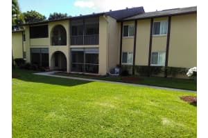 306 Pine Ridge Cir b 1, Greenacres, FL 33463, Sold 04/06/22