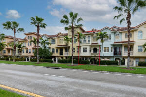 2558 Gardens Pkwy, Palm Beach Gardens, FL 33410, Sold 04/08/22