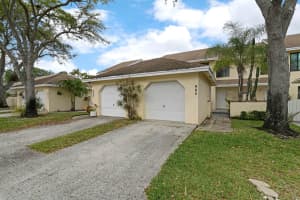 904 Maplewood Dr, Greenacres, FL 33415, Sold 12/16/22