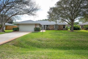 5700 Paleo Pines Cir, Fort Pierce, FL 34951, Sold 03/18/22