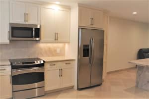 236 Castlewood Dr APT 303, North Palm Beach, FL 33408, Sold 04/25/22