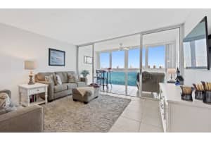 Parking lot, 401 Lake Shore Dr APT 405, West Palm Beach, FL 33403, Sold 05/02/22