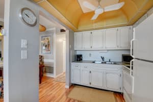 3280 Cynthia Ln APT 208, Lake Worth, FL 33461, Sold 04/27/22