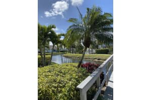 1927 Aynsley Way # 33-2, Vero Beach, FL 32966, Sold 04/29/22