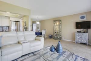 2936 Lake Shore Dr APT 109, Riviera Beach, FL 33404, Sold 03/31/22