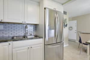 2936 Lake Shore Dr APT 109, Riviera Beach, FL 33404, Sold 03/31/22