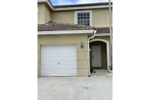 12171 SW 4th St, Pembroke Pines, FL 33025, Sold 04/21/22