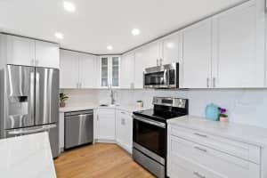 1 Harbourside Dr APT 1702, Delray Beach, FL 33483, Sold 04/20/22