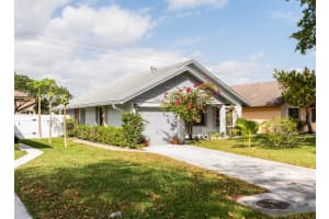 1355 Summit Run Cir, West Palm Beach, FL 33415, Sold 05/19/22