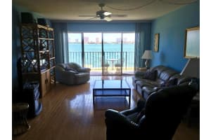 801 Lake Shore Dr APT 205, West Palm Beach, FL 33403, Sold 05/27/22