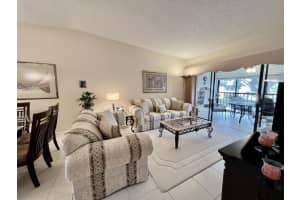 3256 Perimeter Dr, Greenacres, FL 33467, Sold 04/25/22