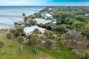 118 N Sewalls Point Rd, Sewall's Point, FL 34996, Sold 03/29/22