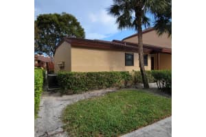 901 Lakeview Cir #901, Royal Palm Beach, FL 33411, Sold 04/27/22