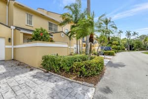 50 N Lakeshore Dr, Hypoluxo, FL 33462, Sold 04/29/22