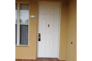 3569 Forest Hill Blvd APT 119, West Palm Beach, FL 33406, Sold 05/13/22