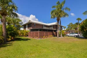 1702 SE Sir Lancelot Dr, Port St. Lucie, FL 34952, Sold 05/27/22