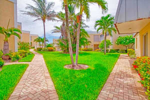 3541 NE Ocean Blvd APT 4, Jensen Beach, FL 34957, Sold 12/15/23