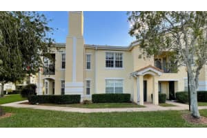 152 SW Peacock Blvd Apt 27-202, Port St. Lucie, FL 34986, Sold 04/19/22