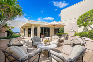 2822 SE Dune Dr APT 2402, Stuart, FL 34996, Sold 12/08/23