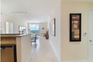 550 Okeechobee Blvd APT 1520, West Palm Beach, FL 33401, Sold 06/03/22