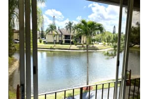 340 Pine Ridge Cir b 2, Greenacres, FL 33463, Sold 04/15/22