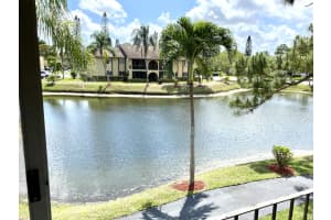 340 Pine Ridge Cir b 2, Greenacres, FL 33463, Sold 04/15/22