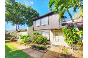 5312 Bosque Ln APT 77, West Palm Beach, FL 33415, Sold 04/15/22