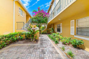 1025 Lake Shore Dr APT 102, West Palm Beach, FL 33403, Sold 04/27/22