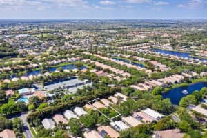 6104 Rossmoor Lakes Ct, Boynton Beach, FL 33437, Sold 05/16/22