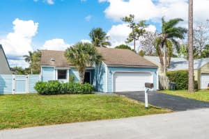 537 Goldenwood Way, Wellington, FL 33414, Sold 05/18/22