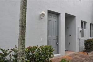 3217 Laurel Ridge Cir, Riviera Beach, FL 33404, Sold 05/31/22