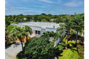 50 Uno Lago Dr, Juno Beach, FL 33408, Sold 04/21/22