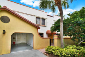 50 Uno Lago Dr, Juno Beach, FL 33408, Sold 04/21/22