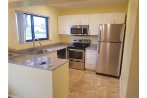 5200 Bosque Ln APT 138, West Palm Beach, FL 33415, Sold 04/20/22