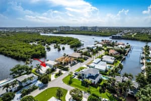2 Inlet Cay Dr, Boynton Beach, FL 33435, Sold 05/02/22