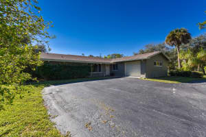 606 W Rambling Dr, Wellington, FL 33414, Sold 04/14/22