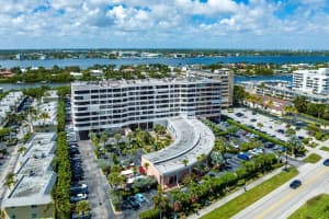 3589 S Ocean Blvd PH 906, South Palm Beach, FL 33480, Sold 05/02/22