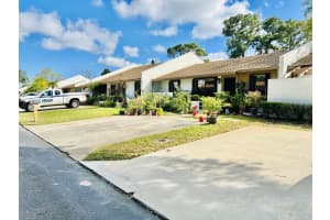 6132 Fairfield Cir, Greenacres, FL 33463, Sold 04/29/22