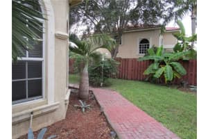 2010 NW 98th Way, Pembroke Pines, FL 33024, Sold 04/27/22