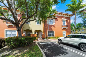 249 Lake Monterey Cir, Boynton Beach, FL 33426, Sold 04/26/22