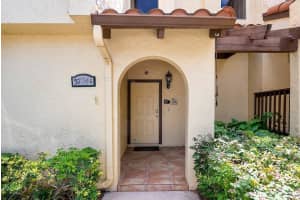 5734 Fox Hollow Dr APT G, Boca Raton, FL 33486, Sold 04/29/22