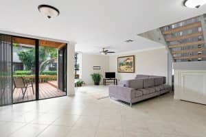 5734 Fox Hollow Dr APT G, Boca Raton, FL 33486, Sold 04/29/22