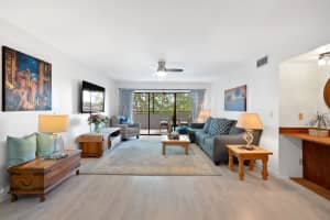 12524 Shoreline Dr APT 303, Wellington, FL 33414, Sold 05/17/22