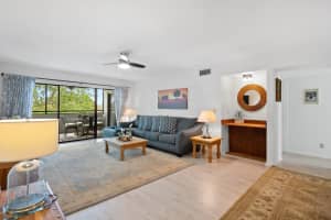 12524 Shoreline Dr APT 303, Wellington, FL 33414, Sold 05/17/22