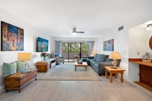 12524 Shoreline Dr APT 303, Wellington, FL 33414, Sold 05/17/22