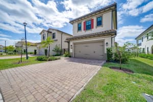 11852 SW 13th Ct, Pembroke Pines, FL 33025, Sold 06/27/22