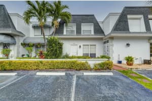 926 NE 26th Ave, Hallandale Beach, FL 33009, Sold 04/20/22