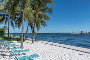 1020 Lake Shore Dr APT 105, West Palm Beach, FL 33403, Sold 05/19/22